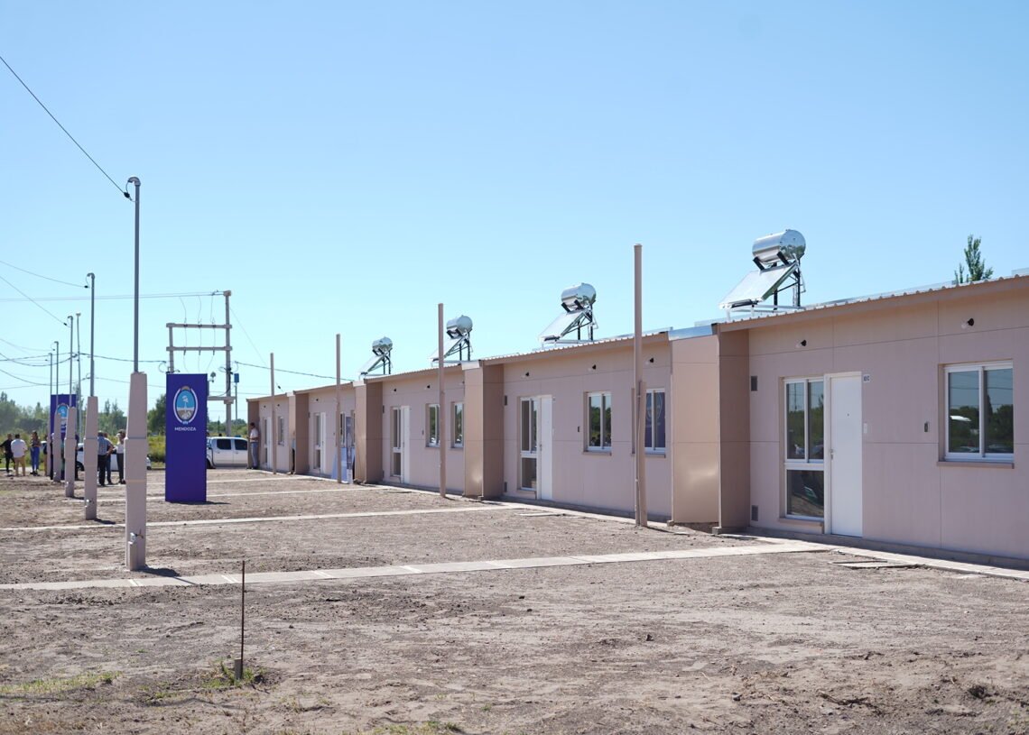 Mendoza está comprometida en seguir construyendo viviendas