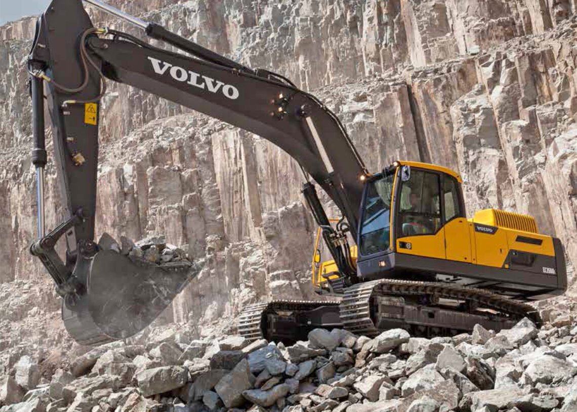 Nueva excavadora para ciclos rápidos en trabajos pesados