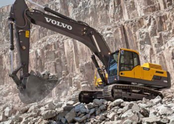 Nueva excavadora para ciclos rápidos en trabajos pesados