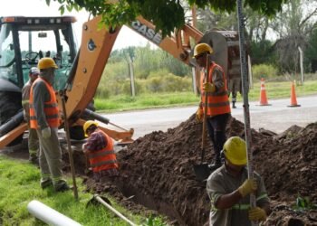 Se extiende la red de agua y cloacas en General Alvear