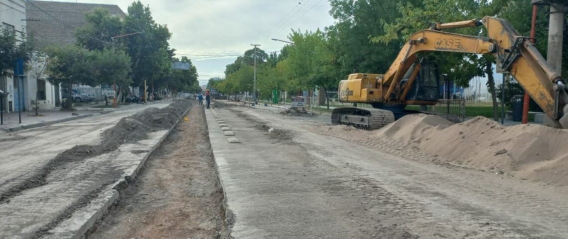 Cipolletti: avanza la obra del nuevo colector cloacal