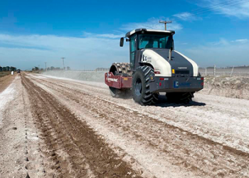 Avanzan las obras de estabilizado de la Ruta Provincial 43 en Suipacha