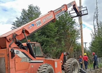 Tierra del Fuego: se inició la obra de tendido eléctrico en la ruta provincial 23