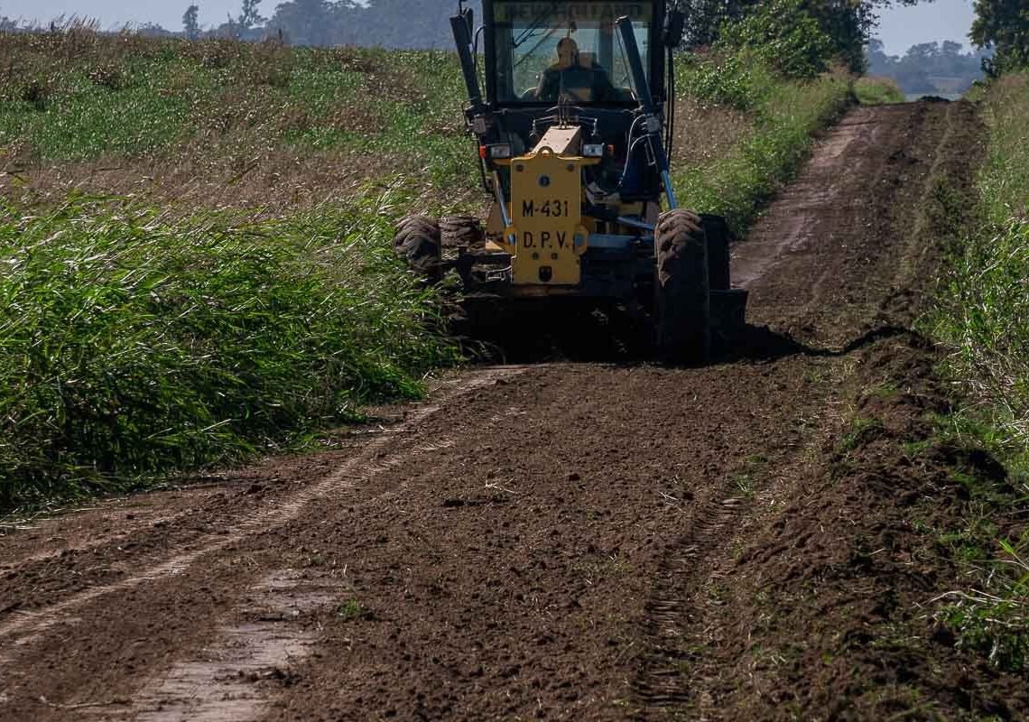 Entre Ríos: obras en caminos productivos del departamento Diamante