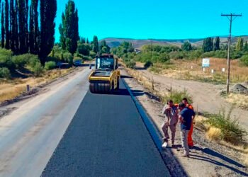 Río Negro: comenzó la pavimentación de la ruta hacia el Rahue en Aluminé