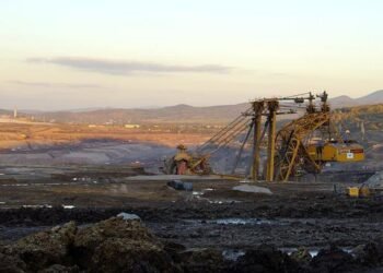 Santa Cruz firmó un histórico convenio con China por inversiones en minería