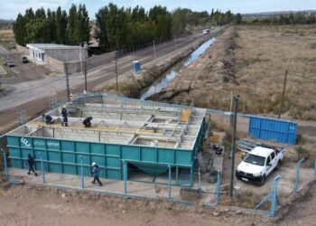 Continúa la construcción de importantes obras de saneamiento en Neuquén