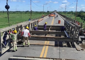 Santa Fe: iniciaron el montaje del puente Bailey sobre el Puente Carretero