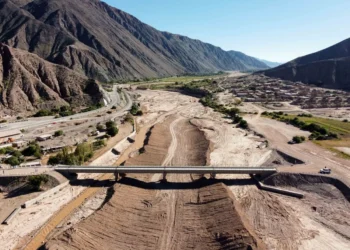 Jujuy inauguró un puente sobre el Río Grande en Purmamarca
