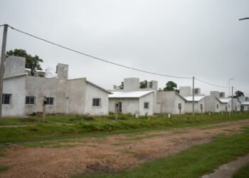 Avanza la construcción de casi 100 viviendas en Entre Ríos