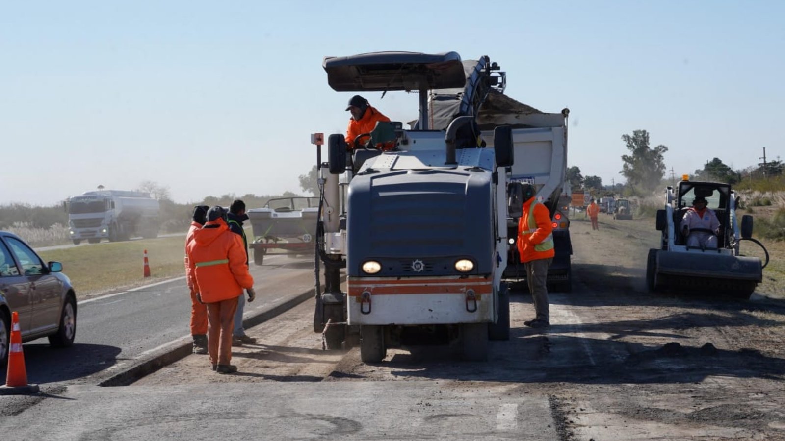 noticiaspuertosantacruz.com.ar - Imagen extraida de: https://elconstructor.com/autopista-rosario-santa-fe-avanzan-las-reparaciones-en-mas-de-90-kilometros/