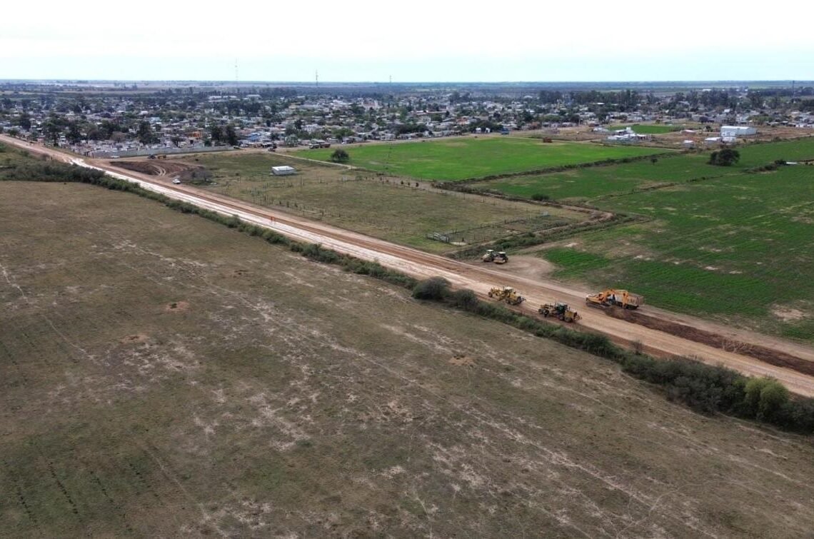 Santa Fe: avanza con la obra de defensa hídrica de Villa Minetti
