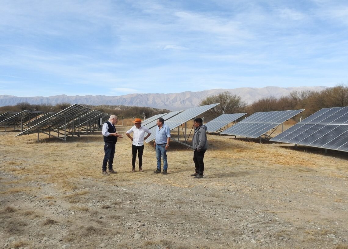 Valles Calchaquíes: analizan duplicar la energía que se genera con parques solares