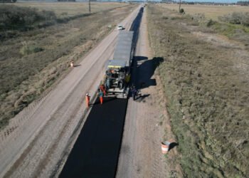 Punta Indio: avanza la repavimentación de la Ruta Provincial N°36