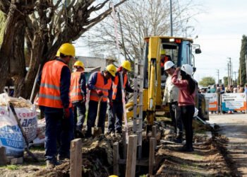 Continúan las obras de saneamiento en Berazategui
