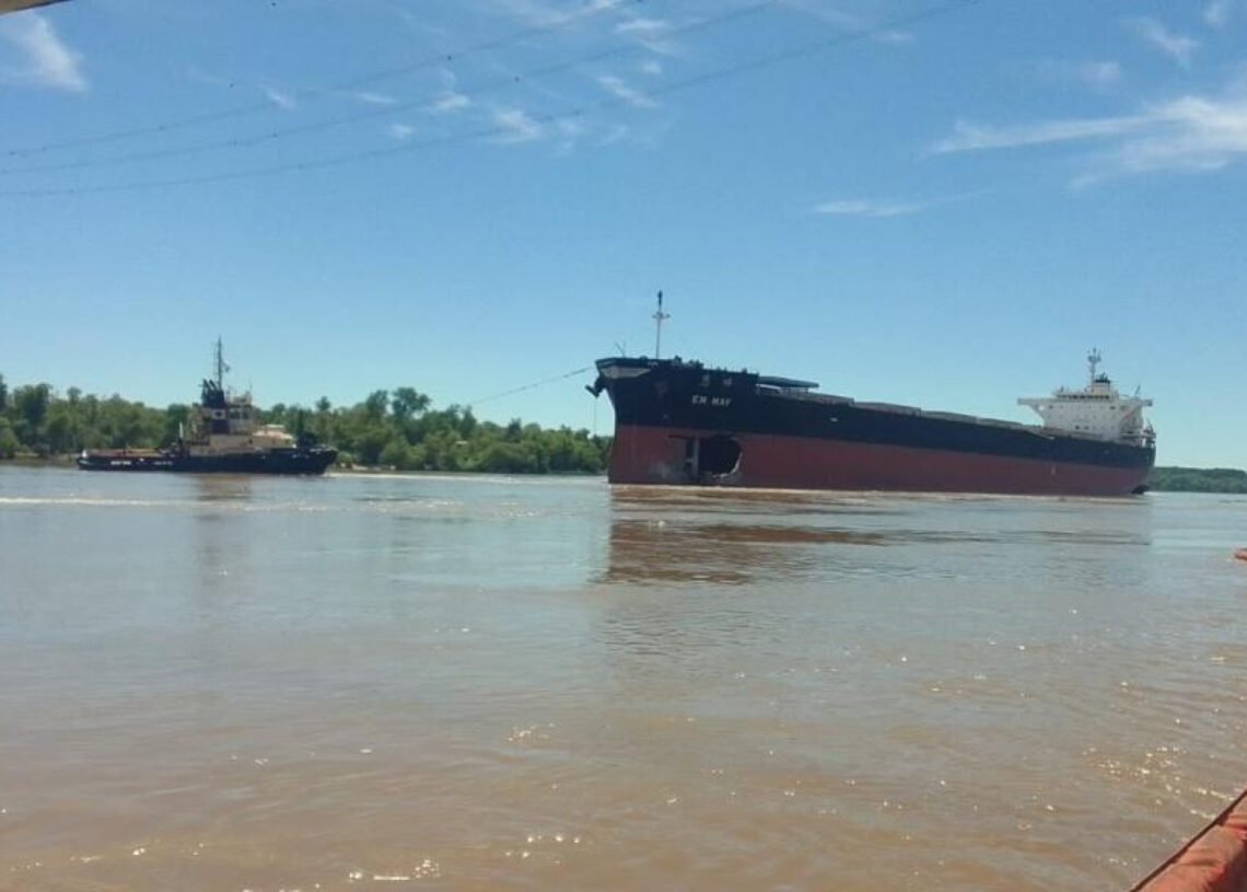 Llaman a licitación para privatizar la Vía Navegable Troncal