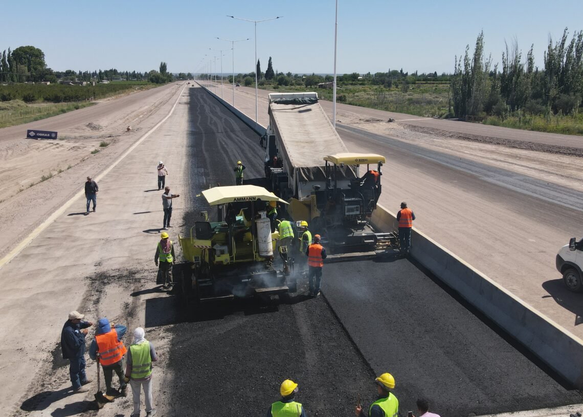 Comenzaron a pavimentar la segunda obra vial más importante de Mendoza