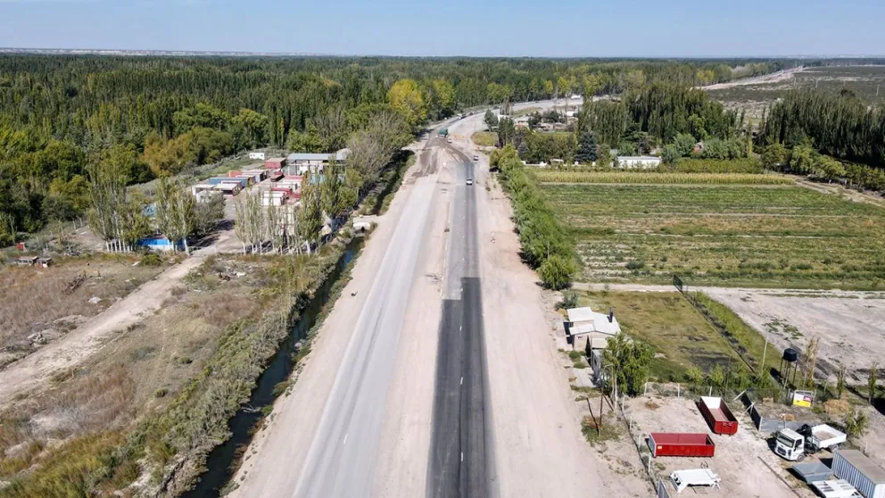 noticiaspuertosantacruz.com.ar - Imagen extraida de: https://elconstructor.com/neuquen-reanudara-una-obra-vial-clave-para-la-confluencia-y-vaca-muerta/