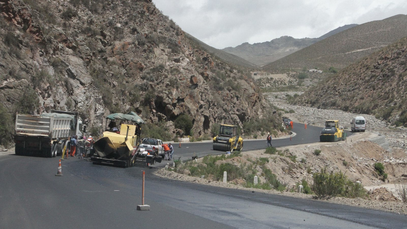 noticiaspuertosantacruz.com.ar - Imagen extraida de: https://elconstructor.com/tucuman-trabajos-de-repavimentacion-sobre-la-ruta-provincial-307/