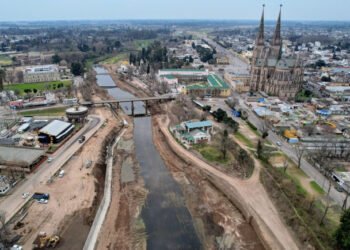 Avanzan las obras de ampliación del cauce del Río Luján