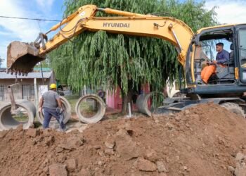 Avanzan las obras de infraestructura hídrica en Navarro