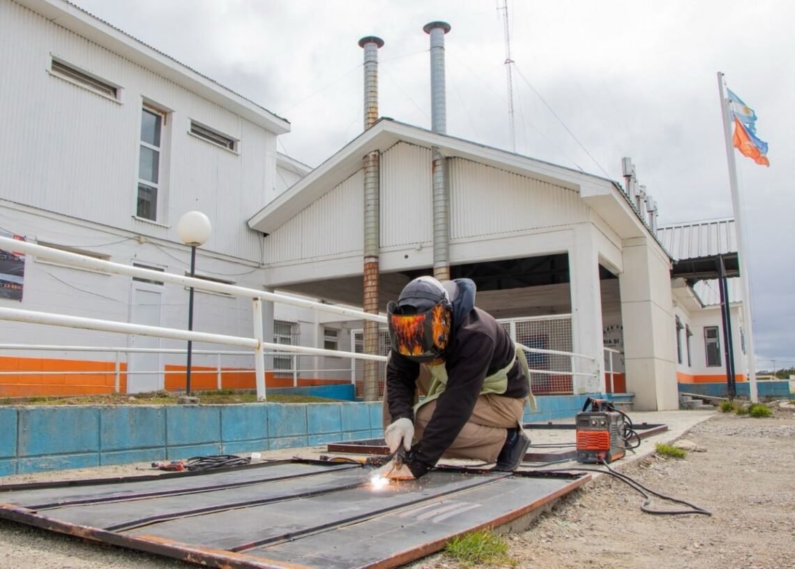 Tierra del Fuego: importantes obras en instituciones educativas provinciales