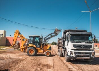 Se puso en marcha el plan para pavimentar calles en los 19 departamentos sanjuaninos