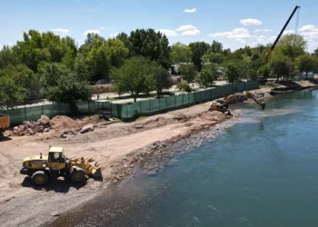 Neuquén: reconstruyen un sector de la costanera del Limay