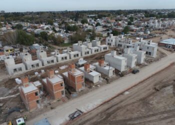 Avanza la construcción de 359 viviendas en Berazategui