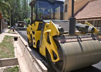 Compactar suavemente, con calidad y sin triturar los agregados