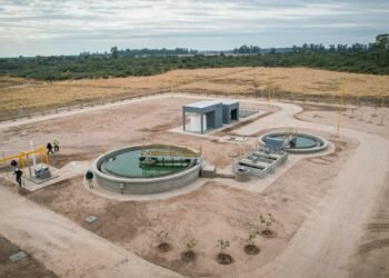 Córdoba: avanza la obra de saneamiento cloacal en Miramar de Ansenuza