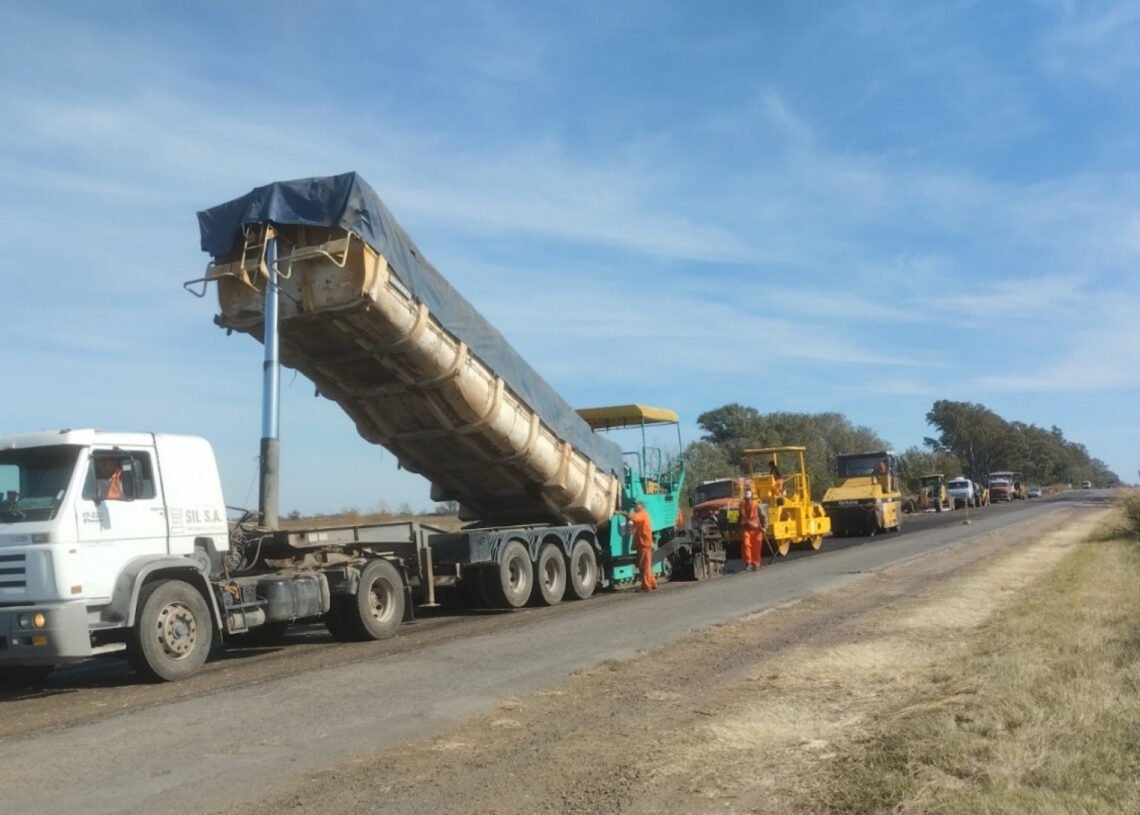 La Pampa: ejecutan importantes trabajos en caliente sobre la Ruta Nacional 188