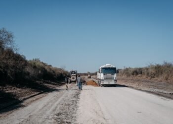 Avanzan las obras de infraestructura vial y viviendas en Federal