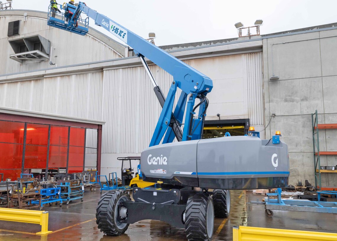 Plataforma para trabajos en altura eléctrica y con máxima capacidad