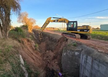 Santa Fe: comenzó la construcción del desagüe troncal Hohenfels en Esperanza