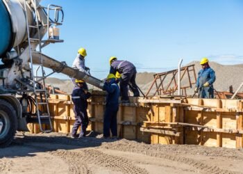 “El objetivo de Tierra del Fuego es sostener el ritmo de obra pública pese a las dificultades”