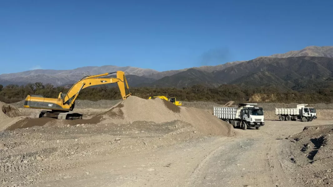 Continúan los trabajos de construcción del bypass vial de Campo Quijano