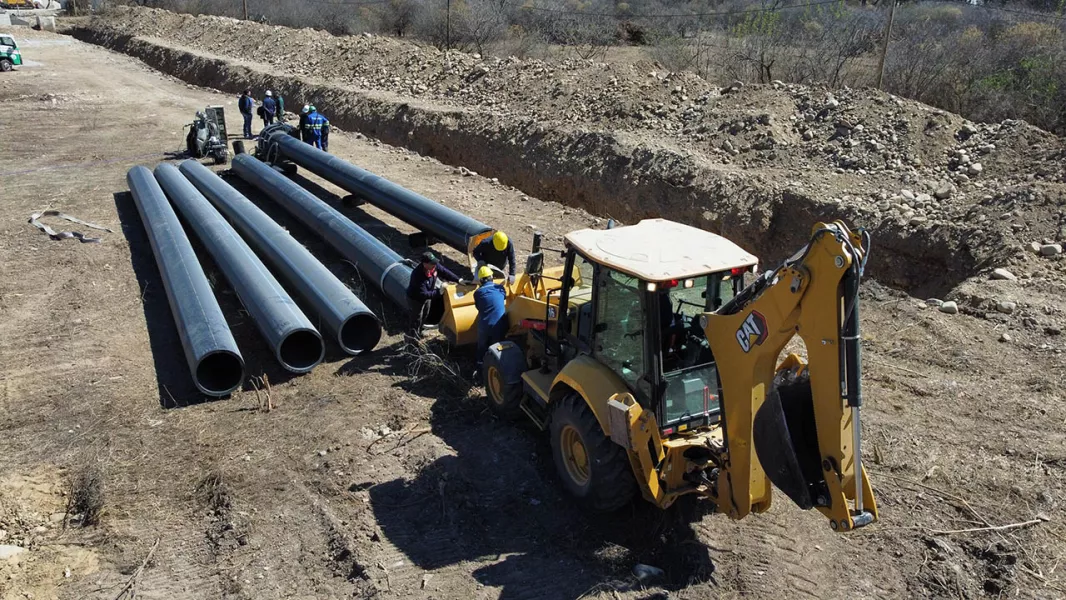 Salta: trabaja en el recambio de cañerías del Acueducto Norte a la altura del río Vaqueros
