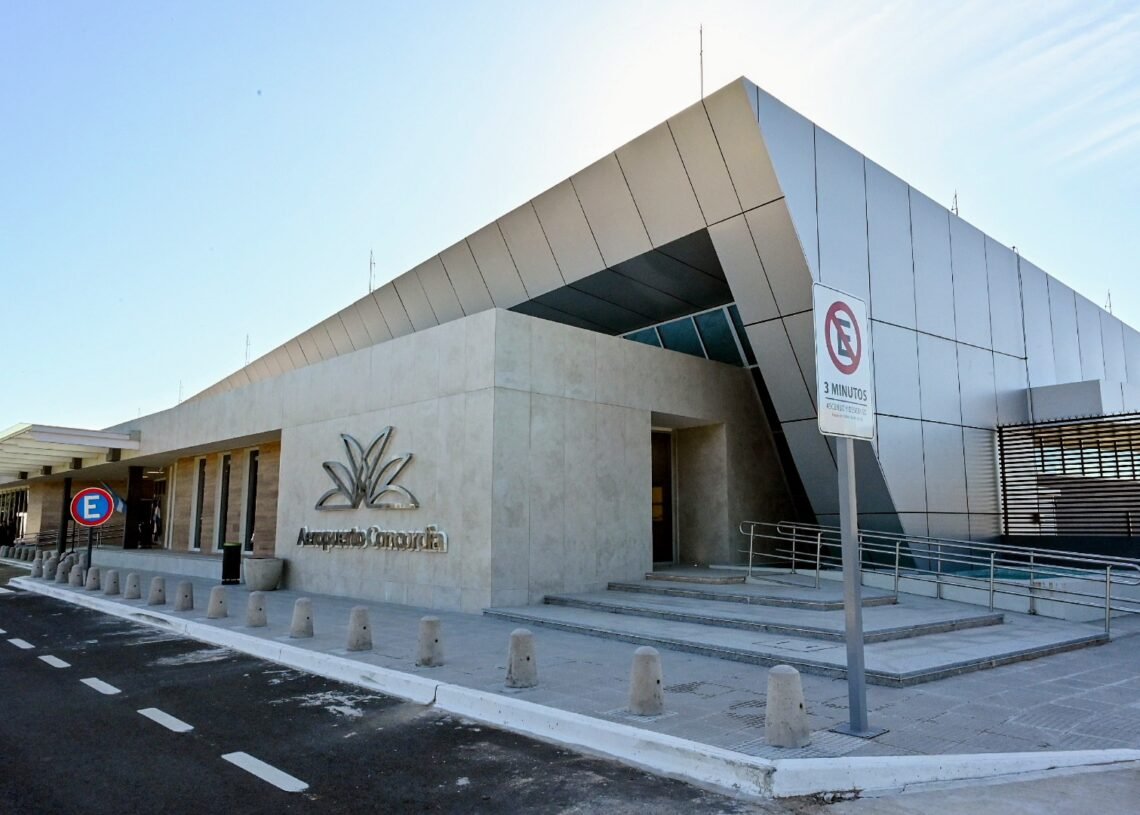 Inauguraron las obras de modernización del aeropuerto de Concordia