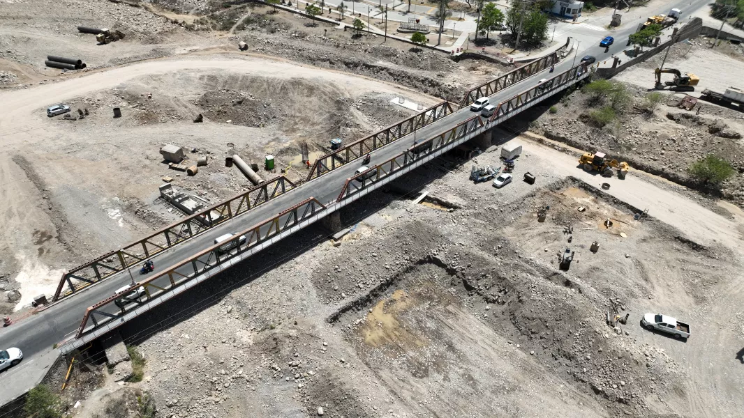 Siguen las obras de los nuevos puentes sobre río Vaqueros y la circunvalación
