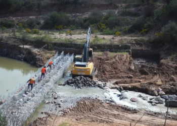 Jujuy: ejecutan obras clave de control del fondo del Río Grande en Volcán