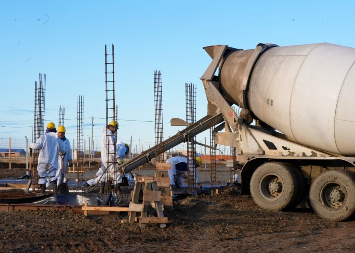 Santa Cruz acelera los procesos licitatorios para reactivar la obra pública