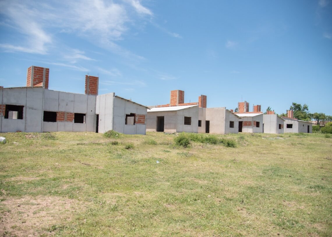 La provincia de Entre Ríos finalizará 72 viviendas en Colón