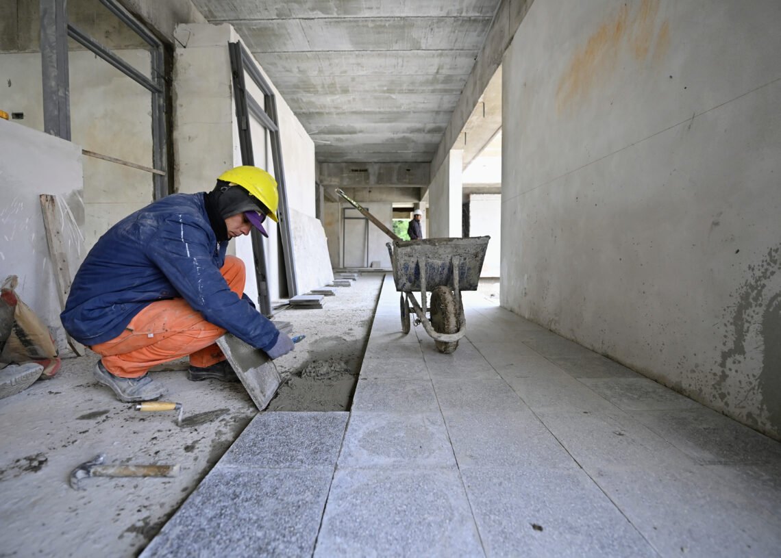 Una obra educativa clave avanza en la zona más poblada de Florencio Varela  