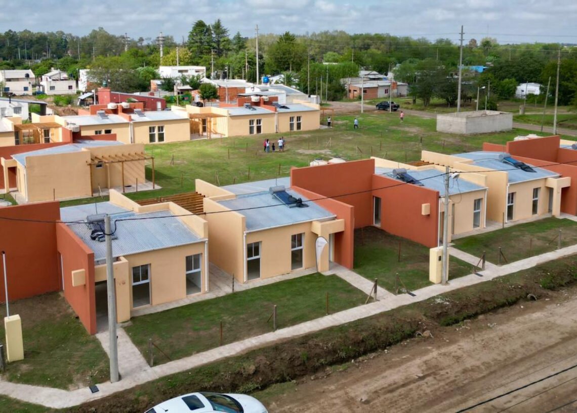 Provincia Buenos Aires cierra el año con la entrega de 398 viviendas