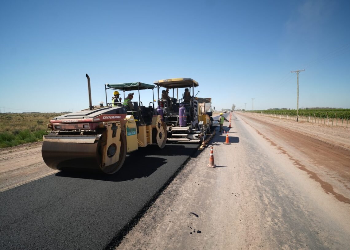 Mendoza: comenzó la pavimentación de la Ruta Provincial 33