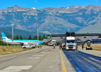 Avanza la repavimentación en el aeropuerto Chapelco