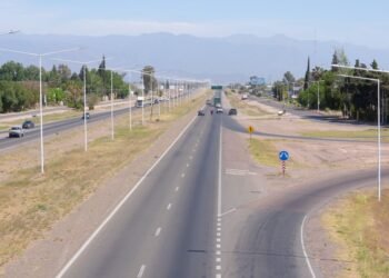 Mendoza recibió once propuestas en la licitación del primer tramo del Acceso Este  
