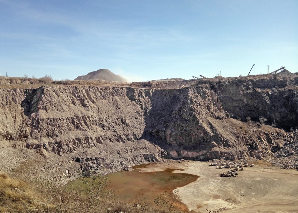 La piedra de la infraestructura nacional