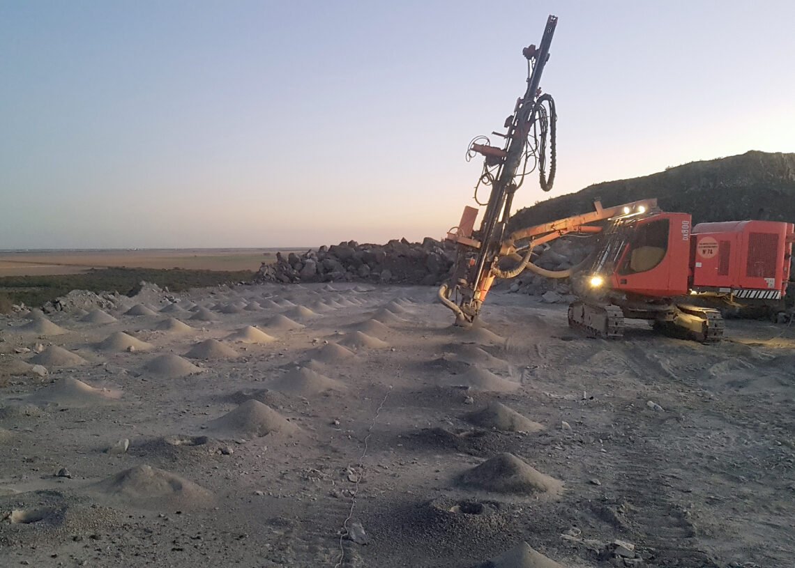 Malla de perforación de barrenos en el Cerro Garrapata